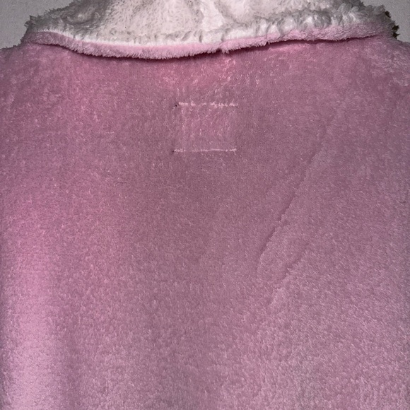 NWT Laura, Ashley, pink robe size medium very soft and fluffy - Picture 5 of 11